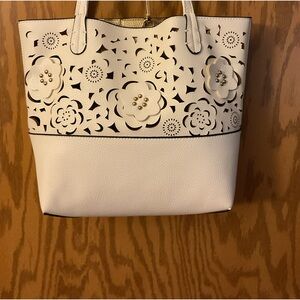 White Bag w/gold Clutch